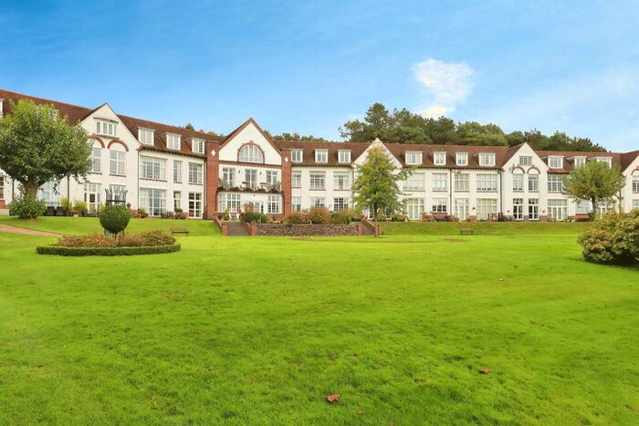 2 Bedroom Flat For Sale In Farley Lane, Romsley, Halesowen, B62