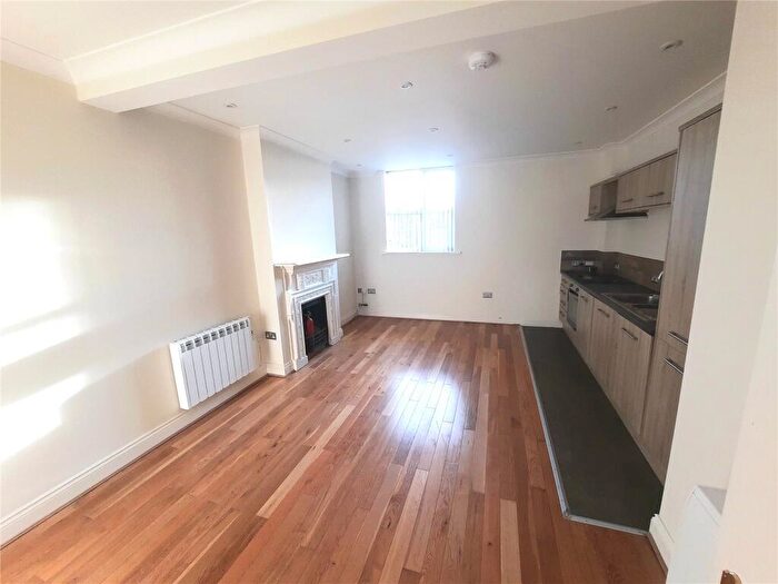 2 Bedroom Flat For Sale In Station Road, Parkstone, Poole, Dorset, BH14