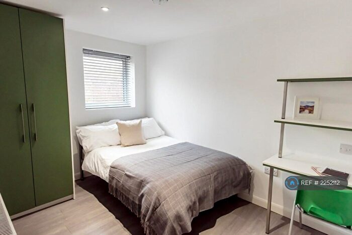 5 Bedroom Terraced House To Rent In Queen Anne Street, Stoke-On-Trent, ST4