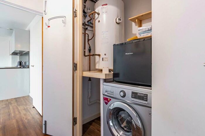 2 Bedroom Apartment To Rent In Brindley House, Newhall Street, B3