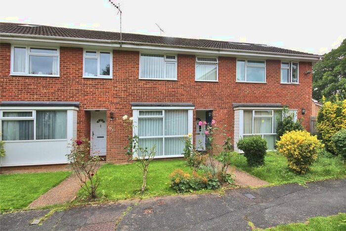 3 Bedroom Terraced House To Rent In Woking, Surrey, GU21