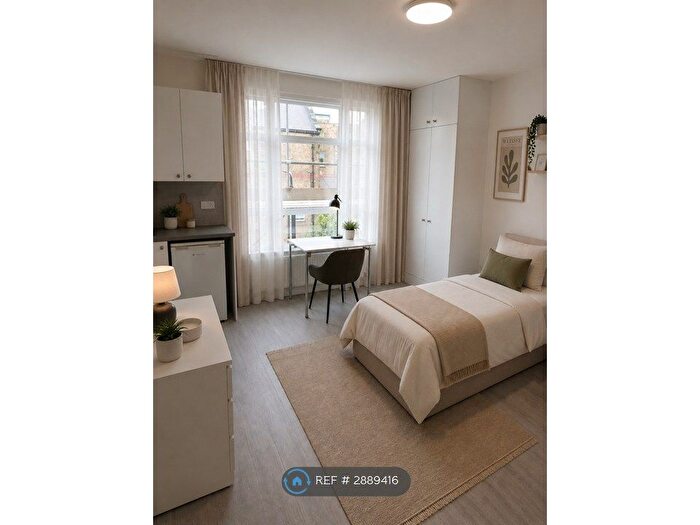 Studio To Rent In Warwick Road, London, SW5