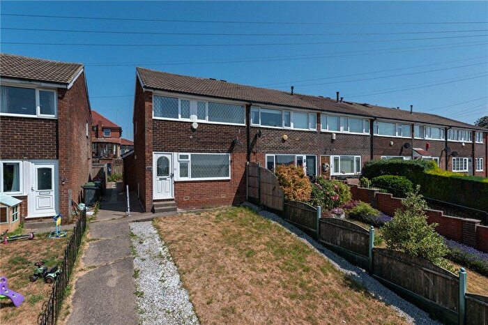 3 Bedroom Town House For Sale In Westwood Court, Leeds, West Yorkshire, LS10