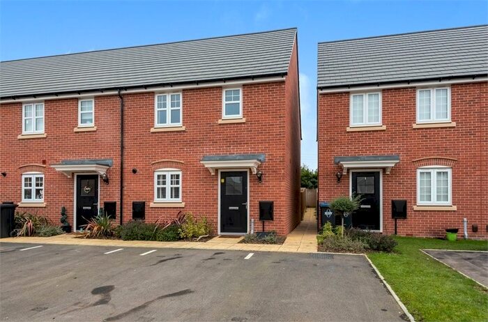 3 Bedroom End Of Terrace House For Sale In Harrowell Close, Cawston, Rugby, Warwickshire CV23