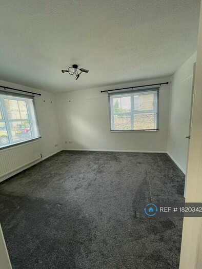 2 Bedroom Flat To Rent In Alexander Terrace, Corsham, SN13