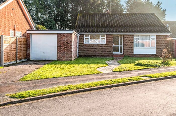2 Bedroom Detached Bungalow For Sale In Langley Grove, Aldwick, PO21