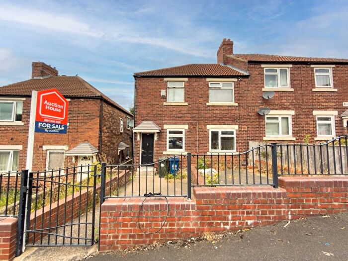 2 Bedroom Flat For Sale In Bilbrough Gardens, Newcastle Upon Tyne, Tyne And Wear, NE4