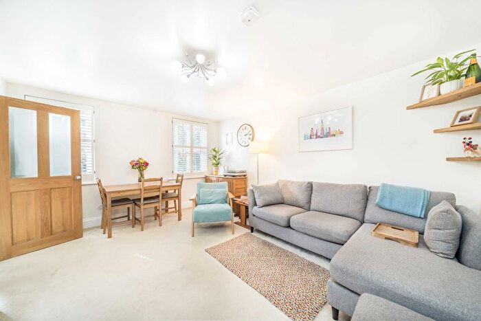2 Bedroom Property For Sale In Greyhound Lane, Streatham, SW16