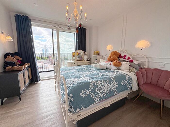 3 Bedroom Apartment For Sale In Palmer Street, Reading, RG1