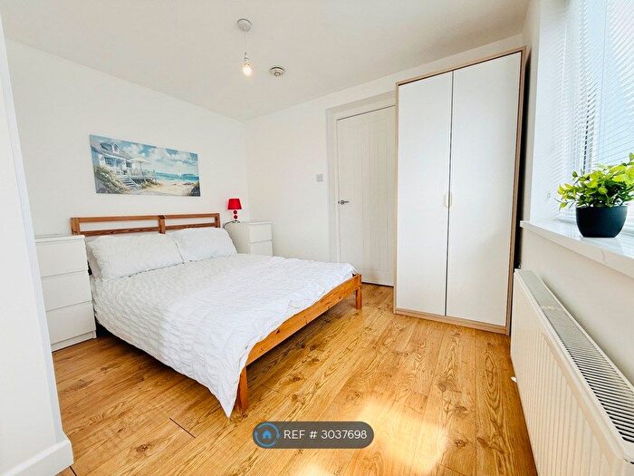1 Bedroom Flat To Rent In Bay View Terrace, Newquay, TR7