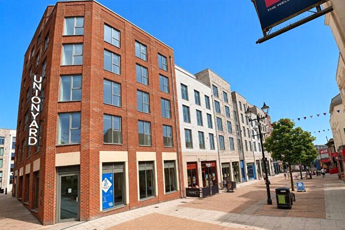 2 Bedroom Flat For Sale In Union Yard, Aldershot, Hampshire, GU11