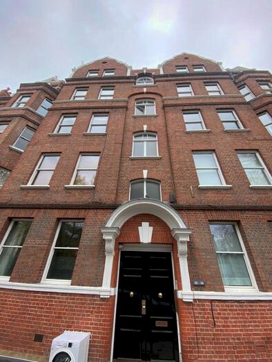 3 Bedroom Flat To Rent In Apartment, Digby Mansion, W6