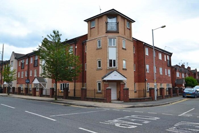 3 Bedroom Apartment To Rent In Stretford Road, Hulme, Manchester., M15