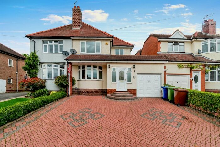 3 Bedroom Semi-Detached House For Sale In Lower Road, Hednesford, Cannock, WS12