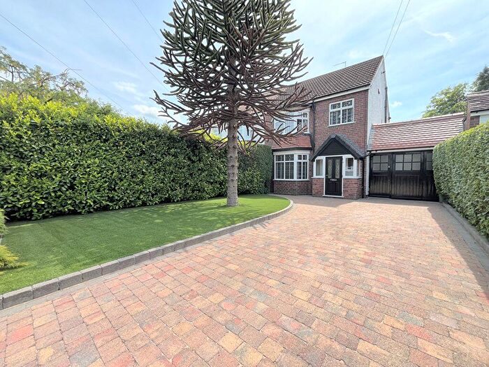 3 Bedroom Semi-Detached House For Sale In Manor Road, Streetly, Sutton Coldfield, B74