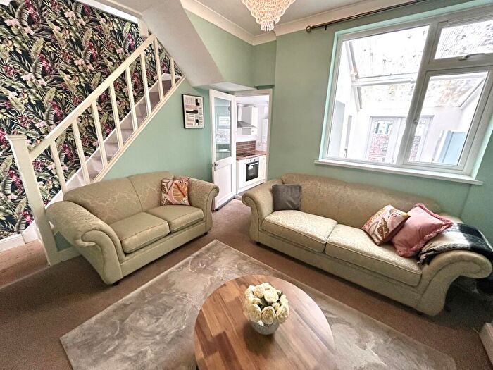 2 Bedroom House To Rent In North Clive Street, CF11