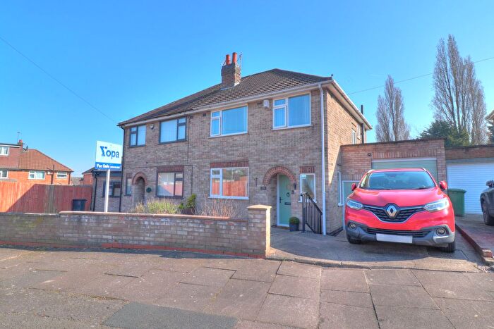 3 Bedroom Semi-Detached House For Sale In Avebury Avenue, Leicester, LE4