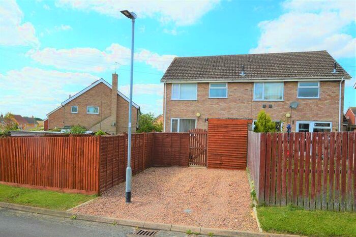 2 Bedroom Terraced House To Rent In Corner Plot Semi-Detached Home, NG33