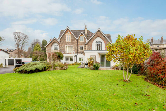 3 Bedroom Apartment To Rent In The Well House, Ivywell Road, BS9