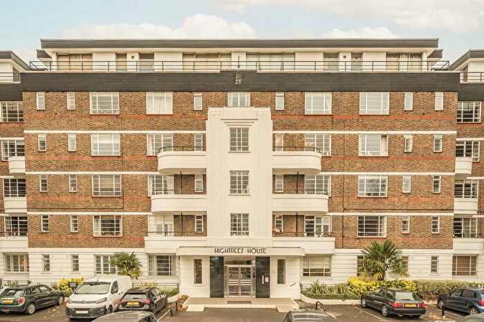 2 Bedroom Flat For Sale In Nightingale Lane, London, SW12