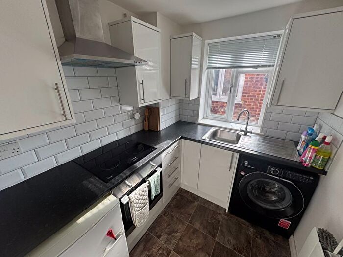 1 Bedroom Flat To Rent In Marlborough Road, Ashford, TW15