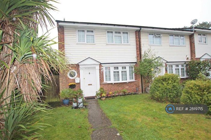 3 Bedroom End Of Terrace House To Rent In De Lara Way, Woking, GU21