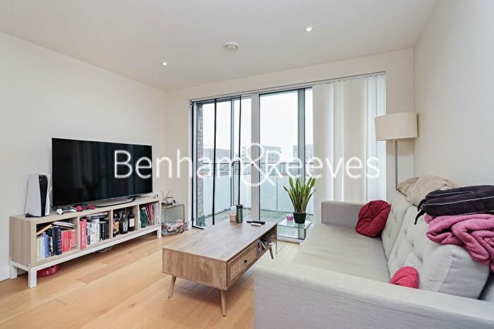 1 Bedroom Flat To Rent In North Greenwich, Millenium Gardens, SE10