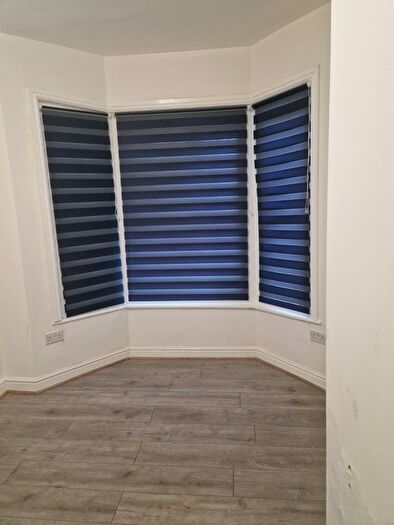 Studio To Rent In Park Avenue Road, London, N17