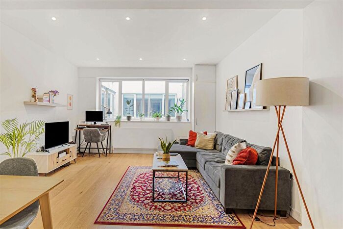 1 Bedroom Flat To Rent In Coleman Fields, Islington, London, N1
