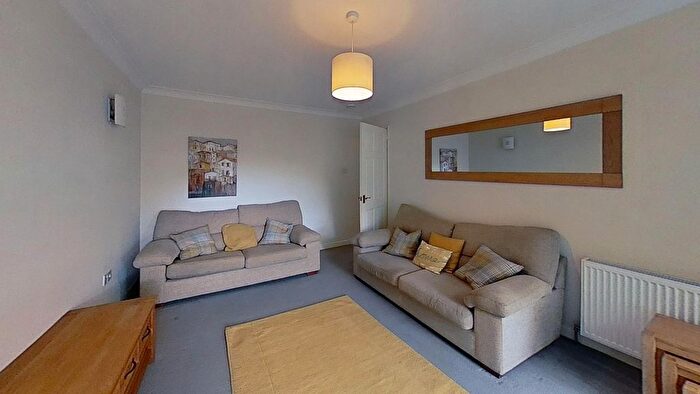 2 Bedroom Flat To Rent In Mortonhall Park Crescent, Edinburgh, EH17