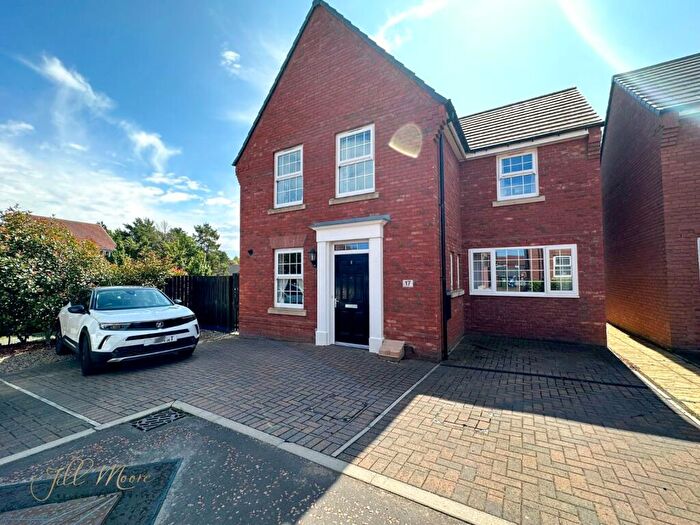 3 Bedroom Detached House For Sale In Wettonmill Close, Teal Farm, Washington, Tyne & Wear, NE38