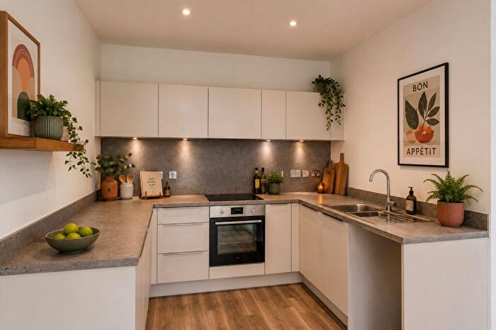 2 Bedroom Apartment For Sale In Merryweather Avenue, Bristol, BS7