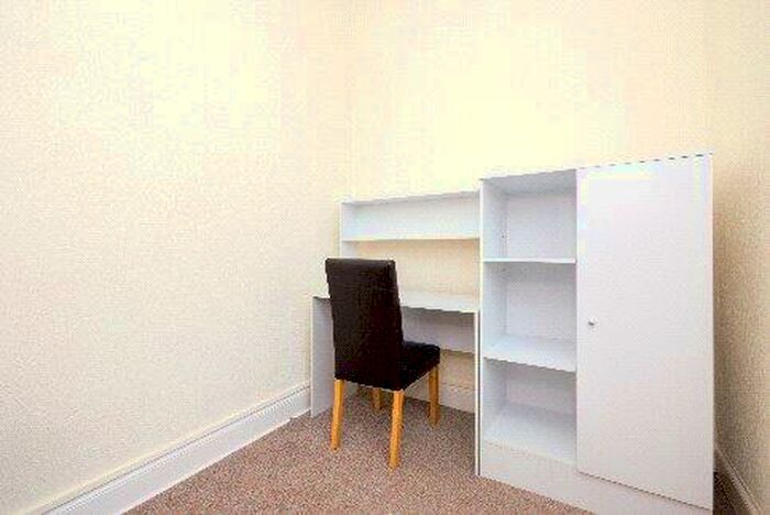 2 Bedroom Flat To Rent In Dalkeith Road, Edinburgh, EH16