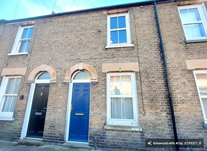 2 Bedroom Terraced House To Rent In Selwyn Road, Cambridge, CB3