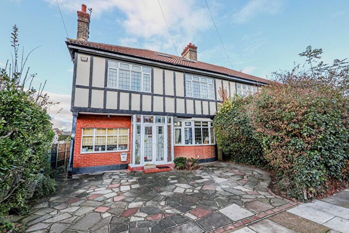 3 Bedroom Semi-Detached House For Sale In Milton Avenue, Westcliff-On-Sea, SS0