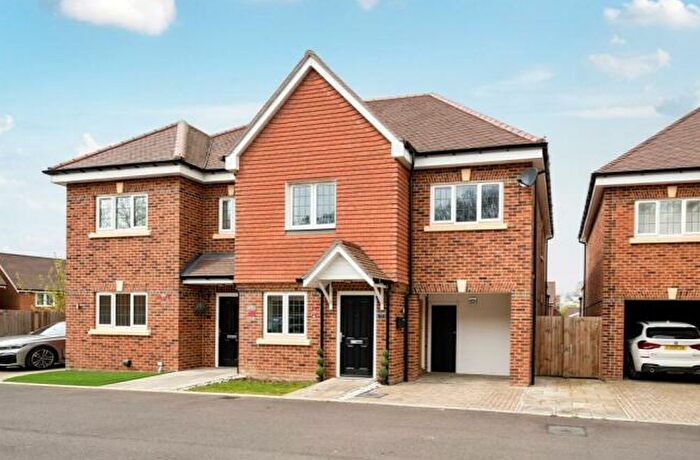 4 Bedroom Semi-Detached House To Rent In Woodroffe Close, Ash, GU12