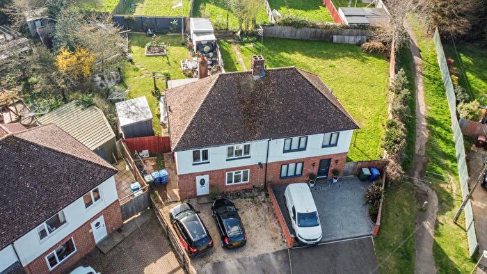 3 Bedroom Semi-Detached House For Sale In Banbury, Oxfordshire, OX16