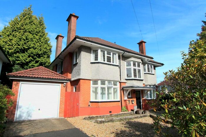 2 Bedroom Flat To Rent In Roslin Road, Bournemouth, BH3