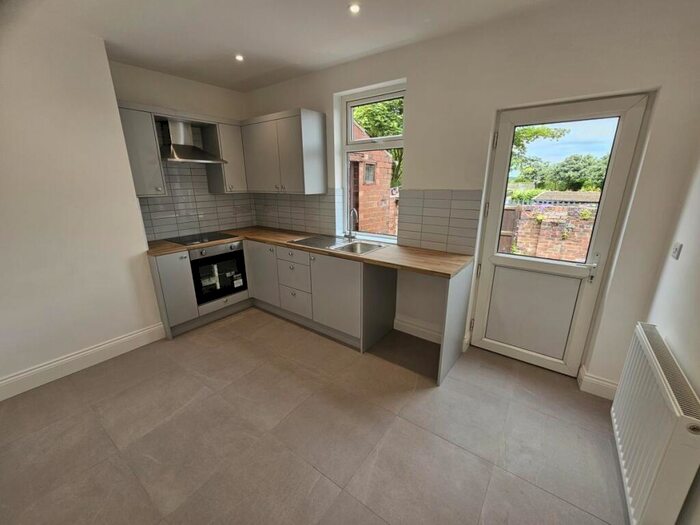 2 Bedroom House To Rent In Highfield Range, Darfield, S73