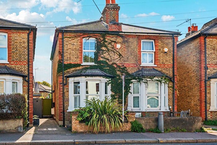 2 Bedroom Semi-Detached House For Sale In Westcliff Villas, Hawks Road, Kingston Uponthames, KT1