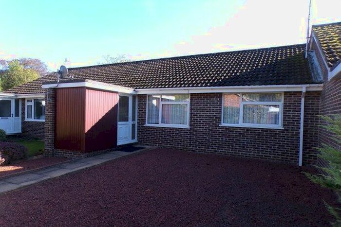 2 Bedroom Bungalow To Rent In Kingsfield, Ringwood, BH24