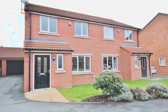 3 Bedroom Semi-Detached House To Rent In Field View, South Milford, LS25
