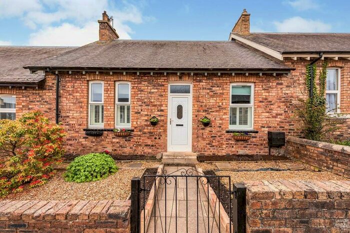 3 Bedroom Bungalow To Rent In Cochrina Place, Rosewell, Midlothian, EH24