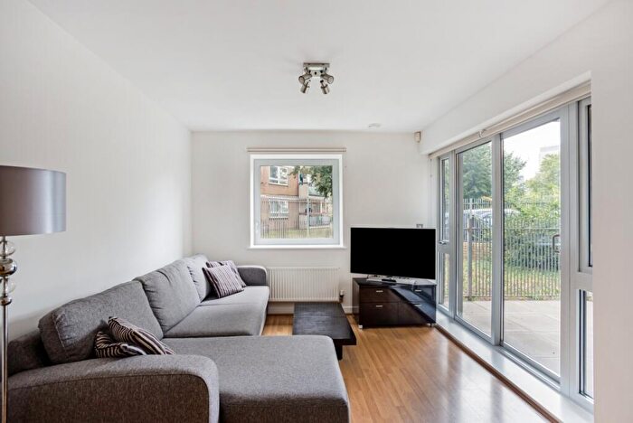 2 Bedroom Apartment To Rent In Broomfield Street, E14