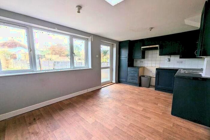 3 Bedroom Property To Rent In Beaconsfield Road, Fareham, PO16