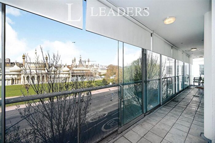 2 Bedroom Apartment For Sale In Princes Street, Brighton, East Sussex, BN2 - Photo 2
