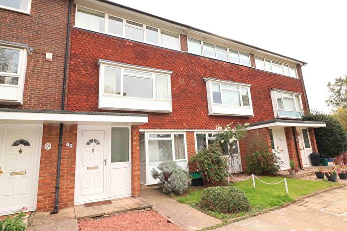 2 Bedroom Flat To Rent In Beckett Walk, Sydenham, BR3