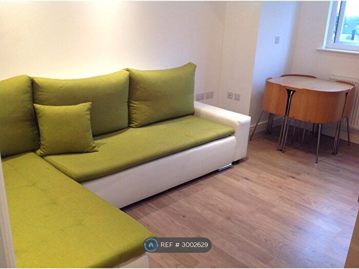 1 Bedroom Flat To Rent In Rayners Lane, Pinner, HA5