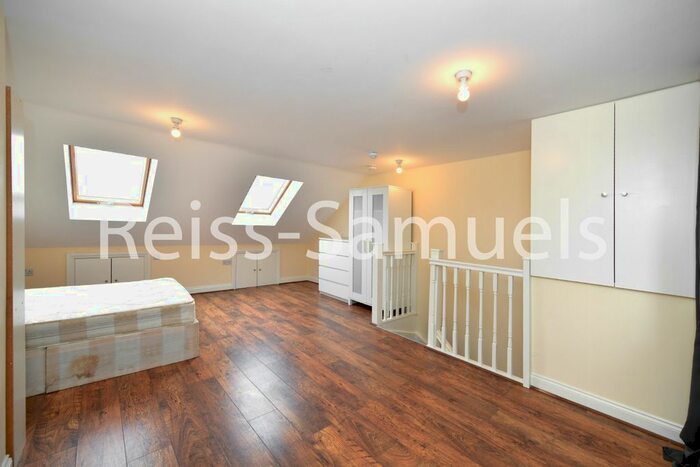 5 Bedroom Semi-Detached House To Rent In Ambassador Square, Canary Wharf, Isle Of Dogs, Docklands, E14