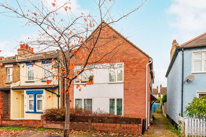2 Bedroom Maisonette For Sale In Laurier Road, Croydon, CR0